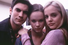 Ricky (Bentley), Jane (Birch), and Angela (Suvari) in a promotional photo